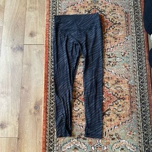 Lululemon align size 8 Tiger stripe 23 inseam